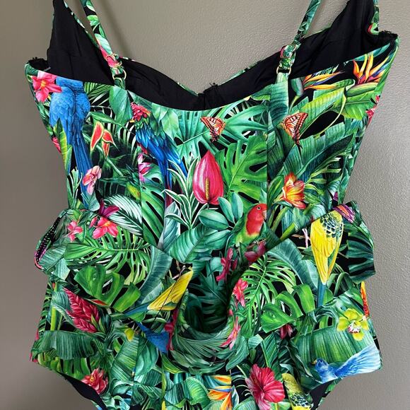 NWT Weworewhat Danielle One Piece Swimsuit Palm Green Size XS Tropical Belted - Picture 14 of 16
